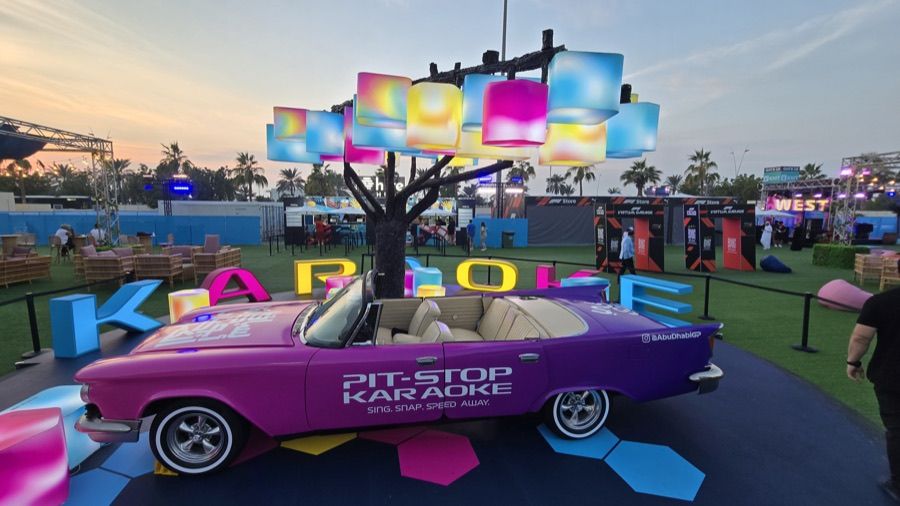 Carpool Karaoke: Pit-Stop Karaoke, F1 Abu Dhabi GP, Yas Marina Circuit